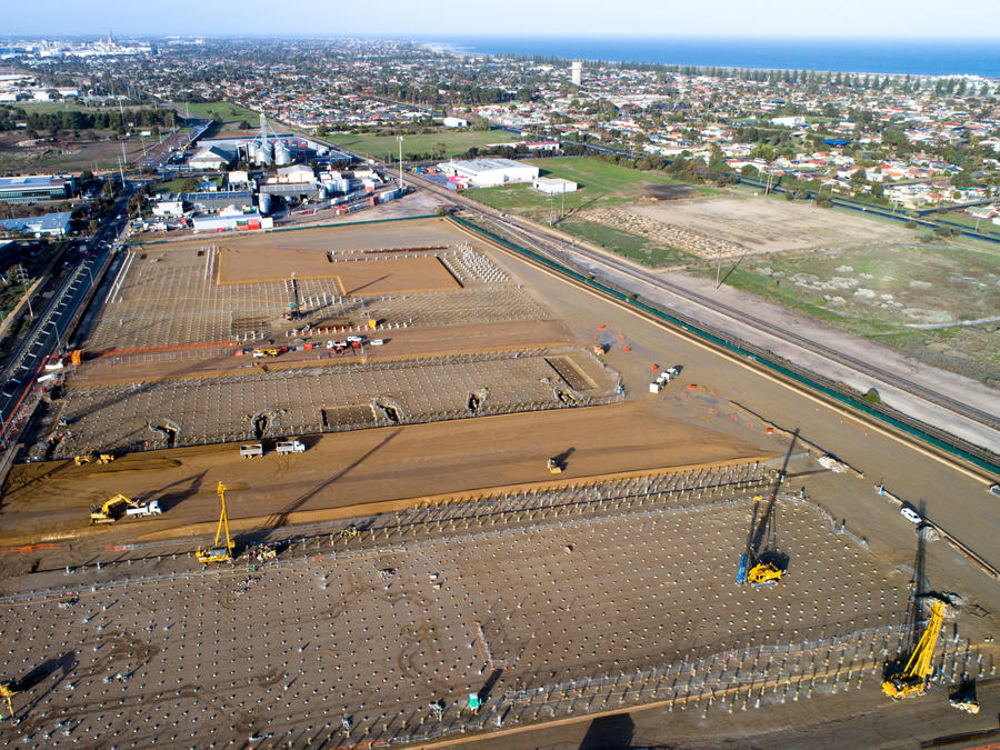 Keller Australia rigs on industrial site